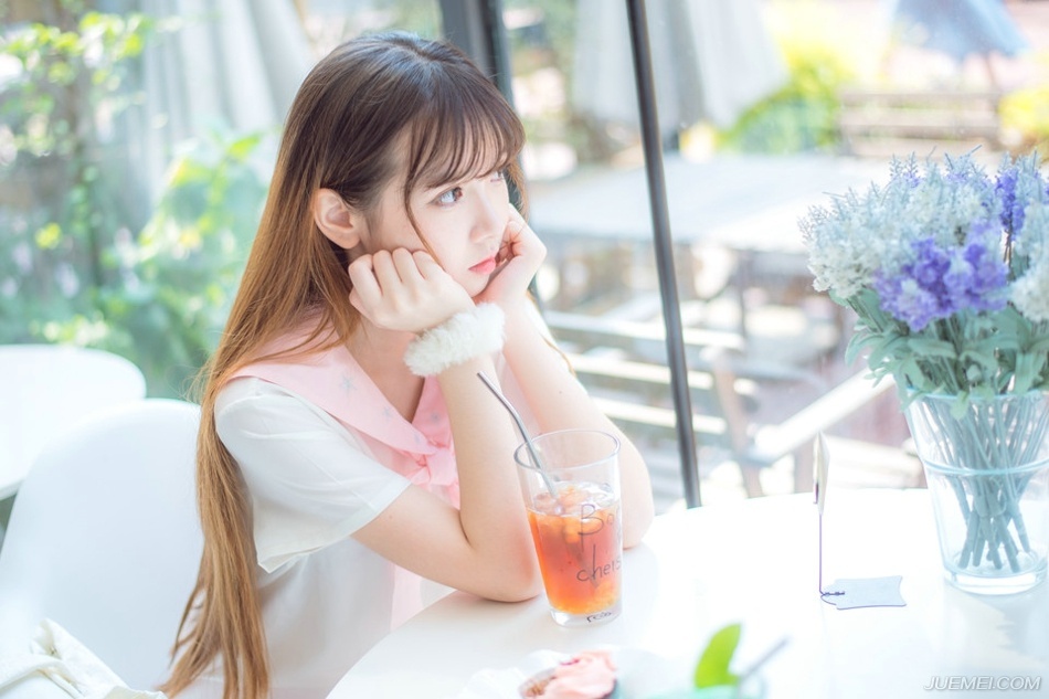 当你穿上了爱情的婚纱，我也披上了和尚的袈裟……
